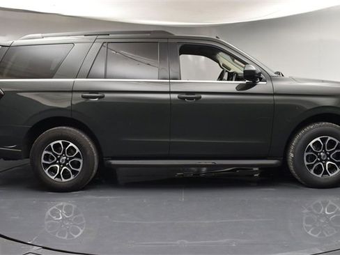 Used 2022 Ford Expedition XLT image 8