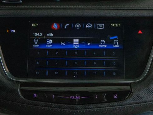 Used 2018 Cadillac XT5 Luxury w/ Driver Awareness Package FWD image 9