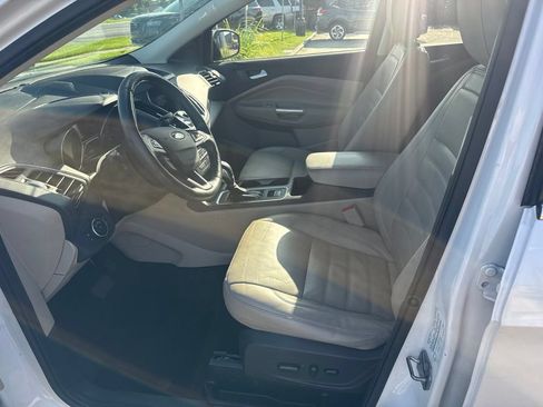 Used 2018 Ford Escape Titanium FWD image 12