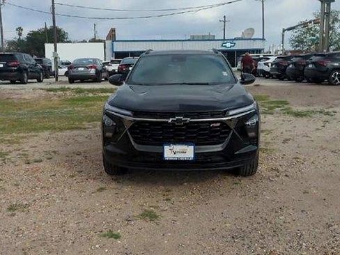 New 2026 Chevrolet Trax RS w/ Sunroof Package FWD image 3