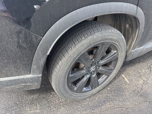 Used 2025 Honda Pilot Black Edition image 11