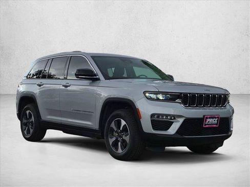 Used 2022 Jeep Grand Cherokee Limited 4xe AWD/4WD image 3