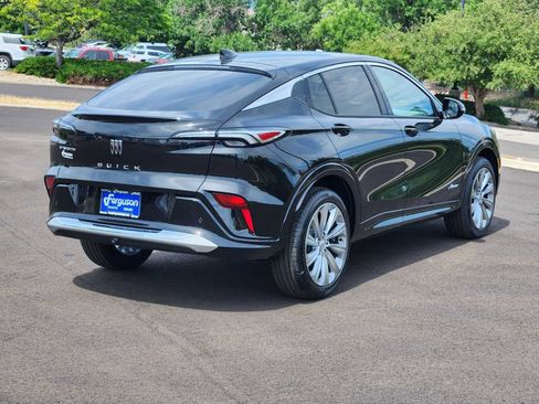 New 2025 Buick Envista Avenir image 3