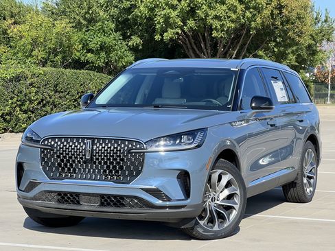 New 2025 Lincoln Aviator Reserve w/ Luxury Package image 2