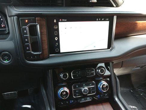 Used 2023 GMC Yukon Denali Ultimate AWD/4WD image 15