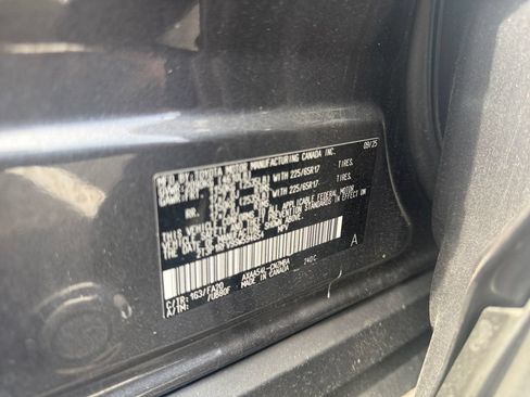 Used 2025 Toyota RAV4 XLE AWD/4WD image 26