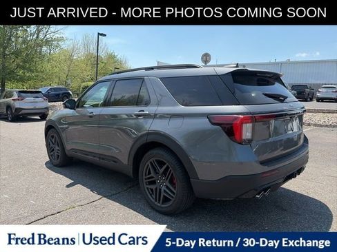 Used 2025 Ford Explorer ST w/ Sun And Sound Package AWD/4WD image 6