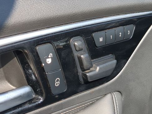 Used 2018 INFINITI QX30 image 20