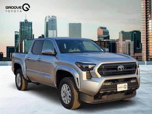 Used 2025 Toyota Tacoma SR5 AWD/4WD image 8