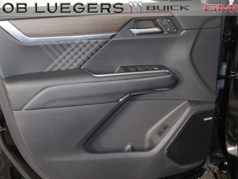 Certified 2024 GMC Acadia Denali image 8