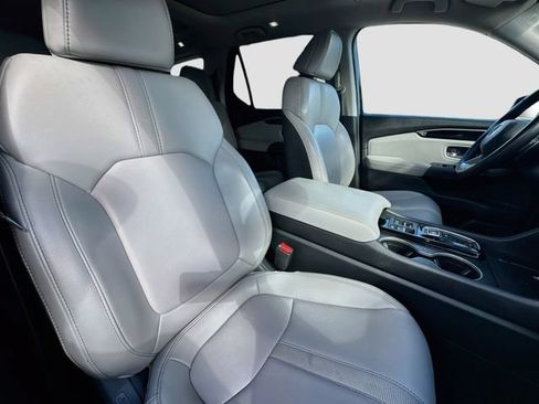 Certified 2025 Honda Pilot Touring image 35