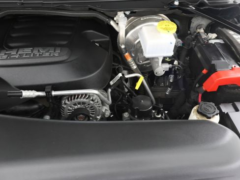 Used 2024 RAM 2500 Big Horn w/ Night Edition AWD/4WD image 17