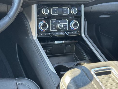 Certified 2023 GMC Yukon XL Denali w/ Denali Reserve Package image 4