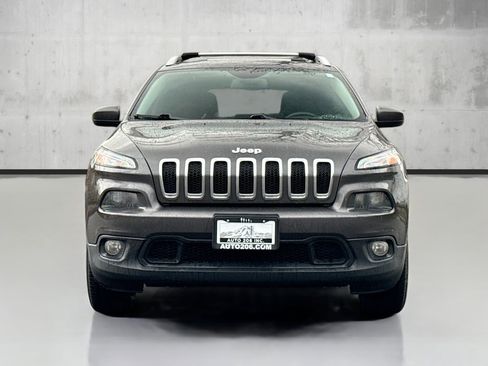 Used 2016 Jeep Cherokee Latitude image 2