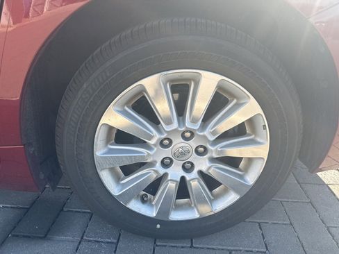 Used 2015 Toyota Sienna XLE w/ XLE Navigation Package image 11