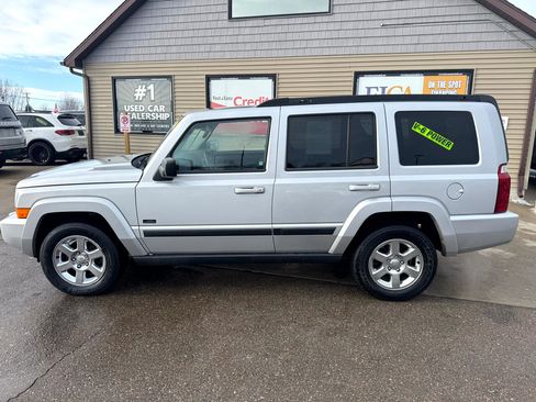 Used 2007 Jeep Commander Sport image 8