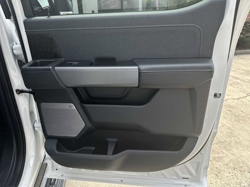 Used 2024 Ford F250 Lariat w/ Black Appearance Package image 32