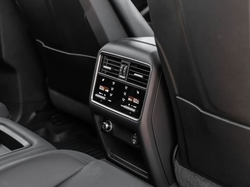 Used 2020 Porsche Cayenne Turbo image 45