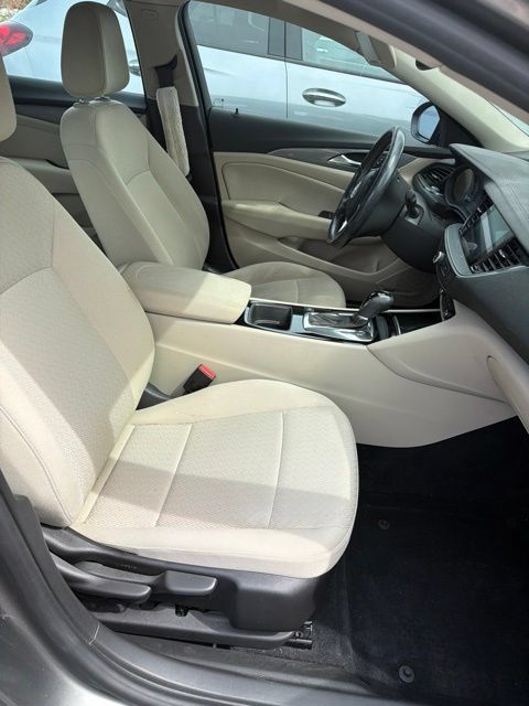 Used 2019 Buick Regal Preferred w/ Sights and Sounds Package FWD image 3