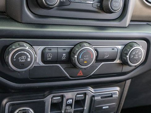 Used 2020 Jeep Wrangler Unlimited Sport S image 16