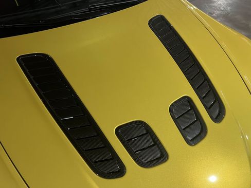Used 2015 Aston Martin V12 Vantage S RWD image 31