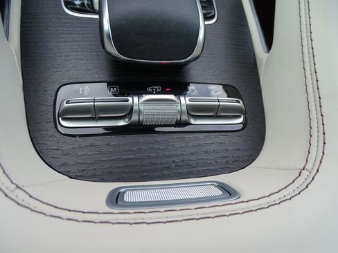 Used 2021 Mercedes-Benz Maybach GLS 600 4MATIC image 26