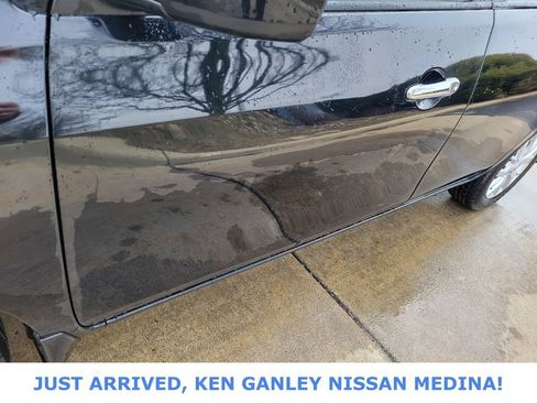 Used 2018 Nissan Versa SV w/ SV Special Edition Package image 10