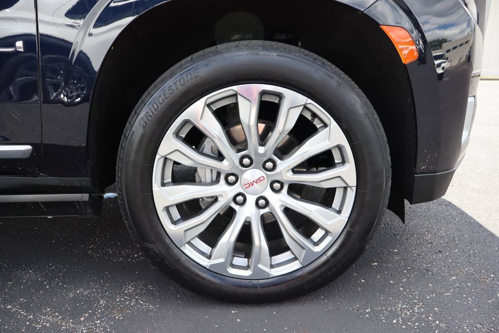 Used 2023 GMC Yukon Denali AWD/4WD image 15