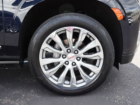 Used 2023 GMC Yukon Denali AWD/4WD image 15
