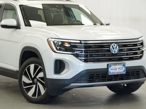Used 2024 Volkswagen Atlas SEL AWD/4WD image 8