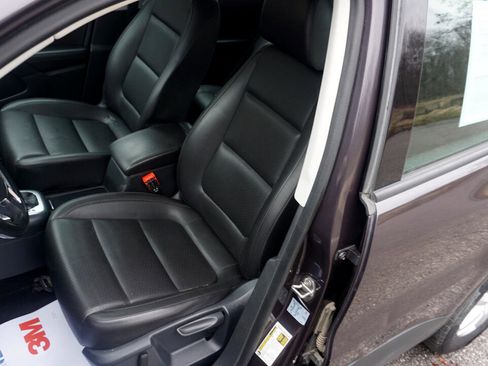 Used 2016 Volkswagen Tiguan S image 28