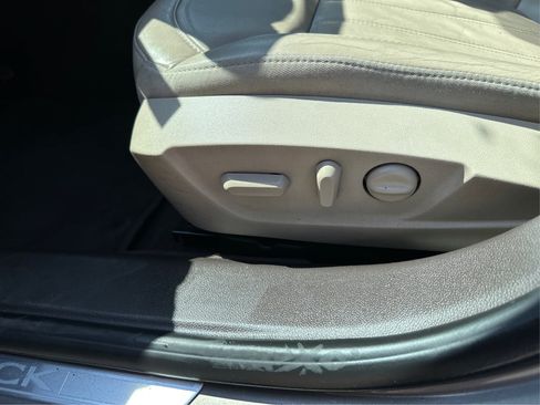 Used 2017 Buick Regal AWD image 22