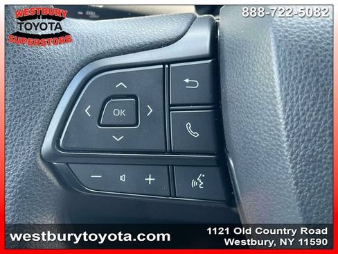 Used 2025 Toyota Sienna LE FWD image 25