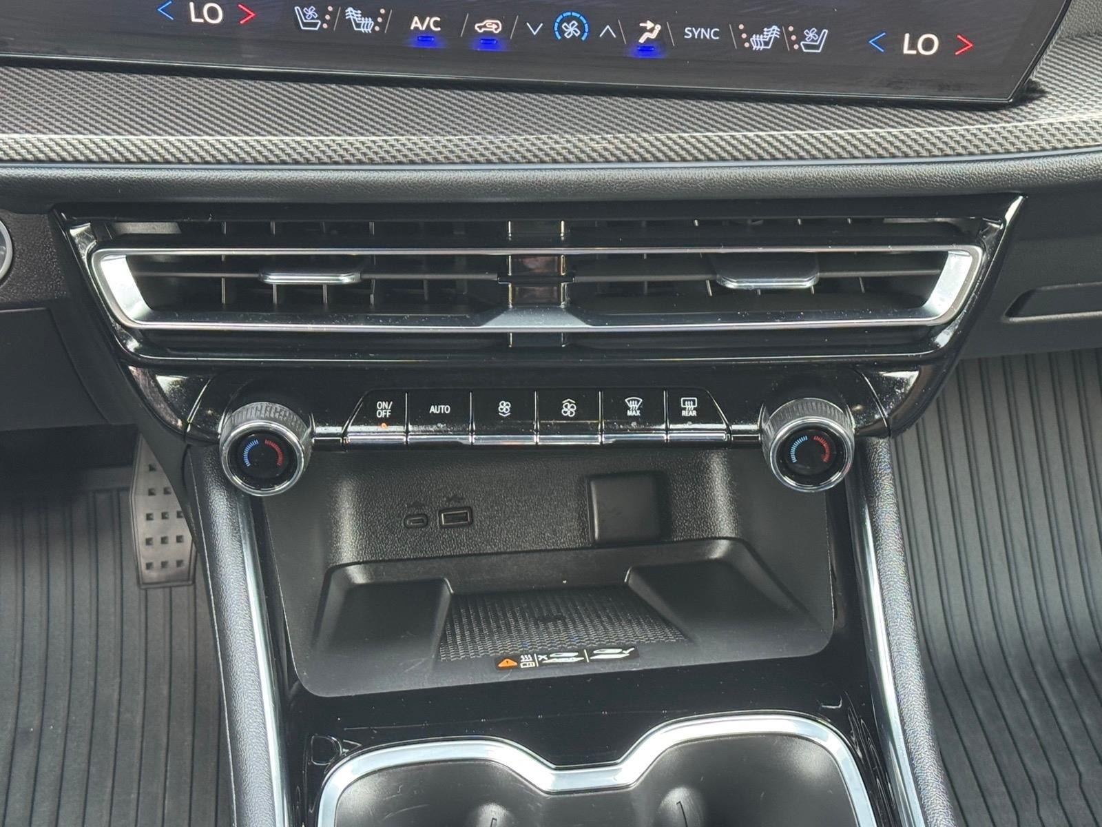 Used 2026 Chevrolet Traverse High Country w/ LPO, Floor Liner Package AWD/4WD image 11