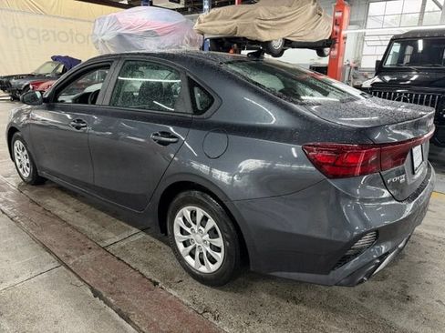 Used 2023 Kia Forte LX FWD image 2
