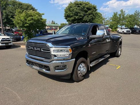 Used 2024 RAM 3500 Laramie w/ Towing Technology Group AWD/4WD image 3