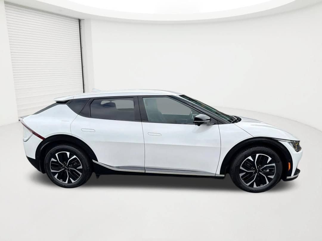 Used 2023 Kia EV6 Wind w/ Wind Technology Package AWD/4WD image 4