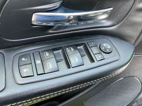 Used 2017 Dodge Grand Caravan SXT w/ Blacktop Package FWD image 26