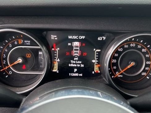 Used 2018 Jeep Wrangler Unlimited Sahara image 18