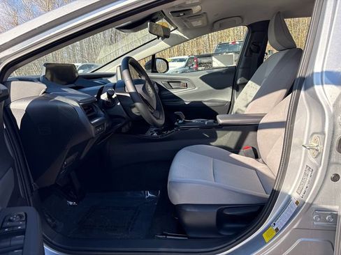 Certified 2025 Toyota Prius LE image 39
