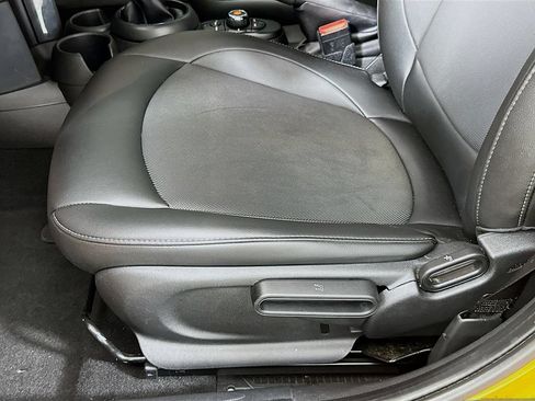 Used 2018 MINI Cooper 4-Door Hardtop FWD image 19