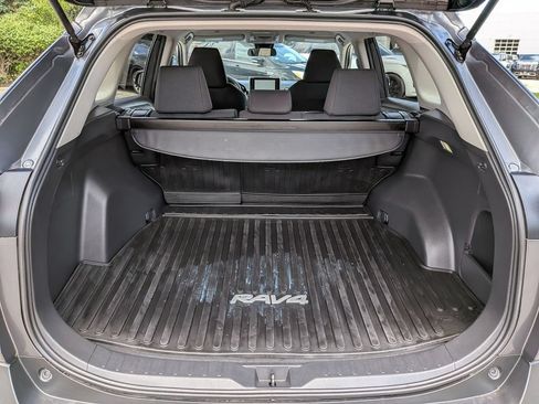 Used 2023 Toyota RAV4 LE AWD/4WD image 28