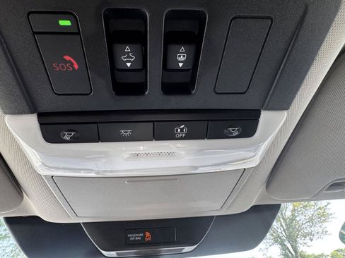 Used 2022 Nissan Pathfinder Platinum AWD/4WD image 41