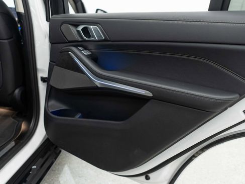 Used 2025 BMW X7 xDrive40i image 36