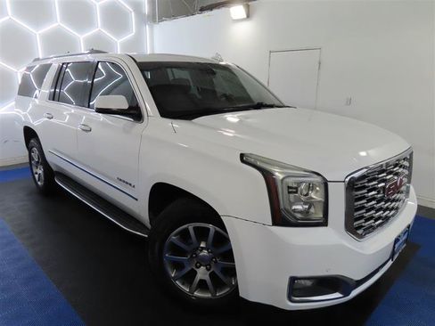 Used 2020 GMC Yukon XL Denali RWD image 5