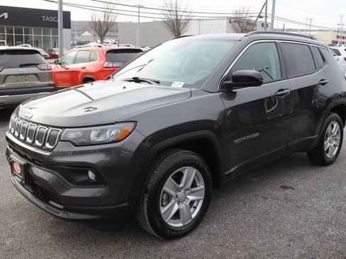 Used 2022 Jeep Compass Latitude w/ Sun and Sound Group image 2