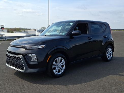 Used 2021 Kia Soul LX FWD image 3