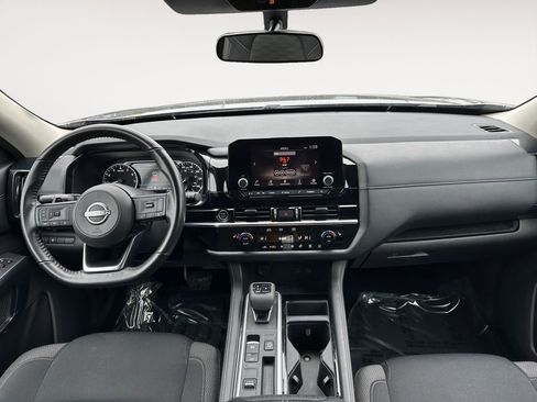 Used 2024 Nissan Pathfinder SV image 10