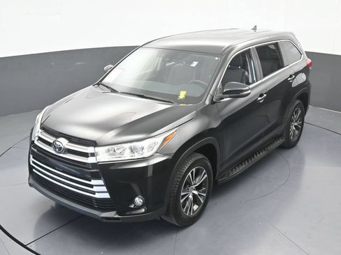 Used 2019 Toyota Highlander Plus FWD image 50
