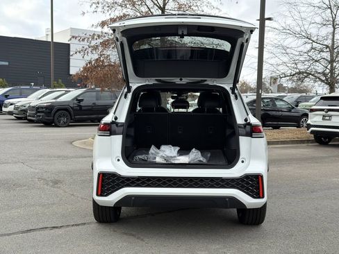 New 2026 Volkswagen Tiguan SE R-Line image 15